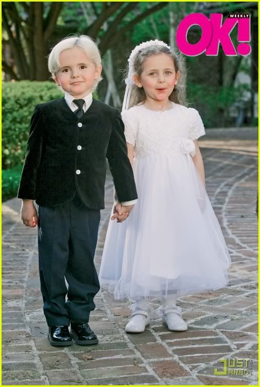 michael-jackson-kids-childhood-03.jpg Cute Prince Michael and Paris image by PrincessPrincess18