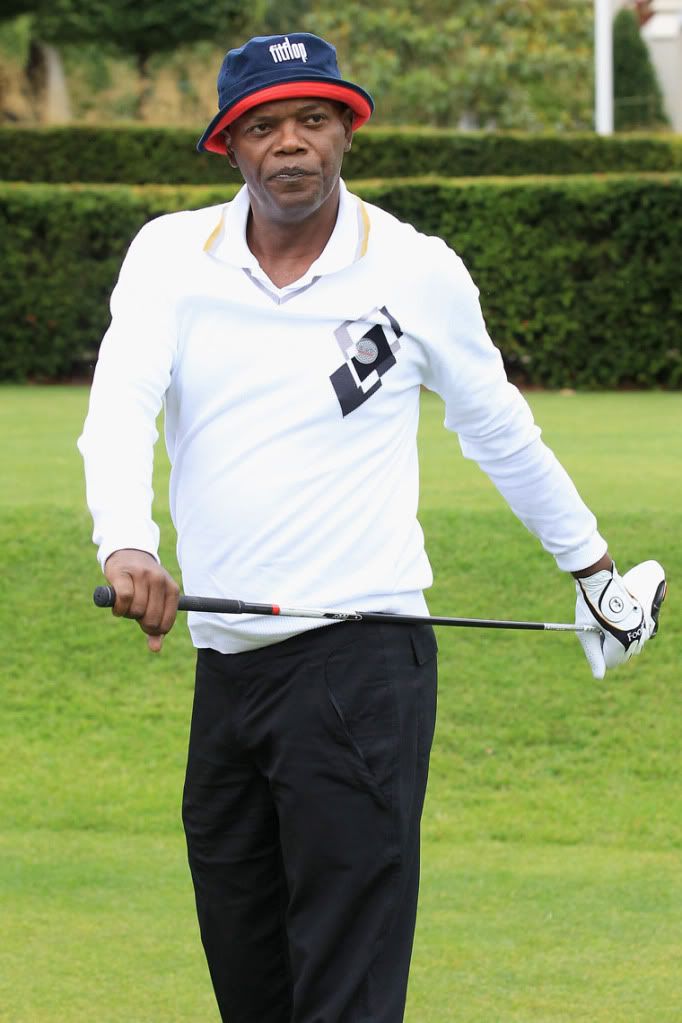 0805-samuel-l-jackson-golfing-01.jpg