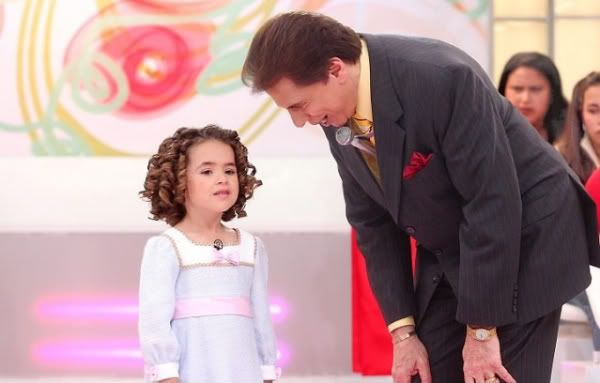 Sivio Santos e Maísa 08 MHG maisasilvio Silvio Santos Assusta Maísa que grita e chora no programa