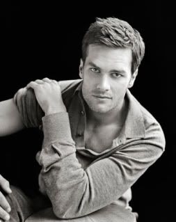 Tom Brady BRADY OUT20040879 Homem mais bonito do mundo pela Vanity Fair Votação