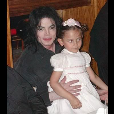 mj pics 0009 Layer 13 full Fotos dos filhos de Michael Jackson sem máscaras   Álbum de família