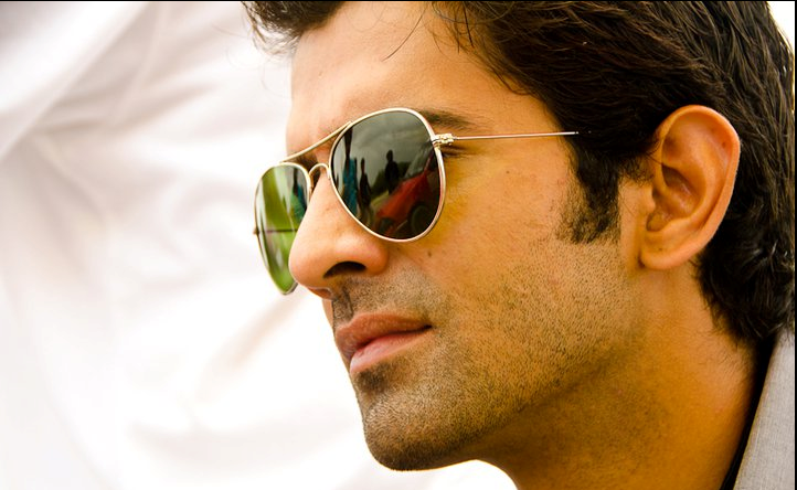 https://i704.photobucket.com/albums/ww41/sunaina02/barun1.png